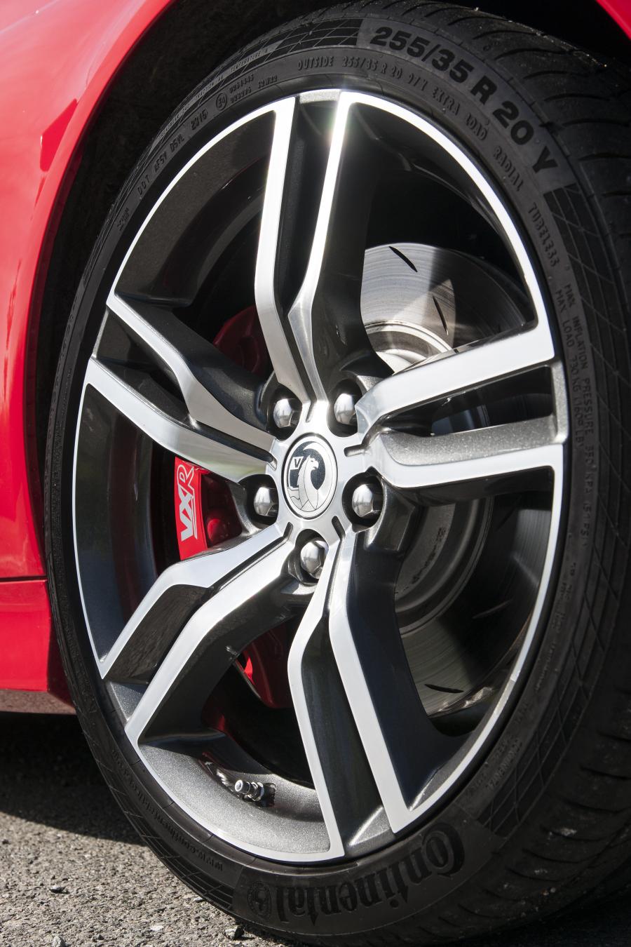 Колеса Vauxhall VXR8 Maloo 2015 года  (фото 13 из 28)